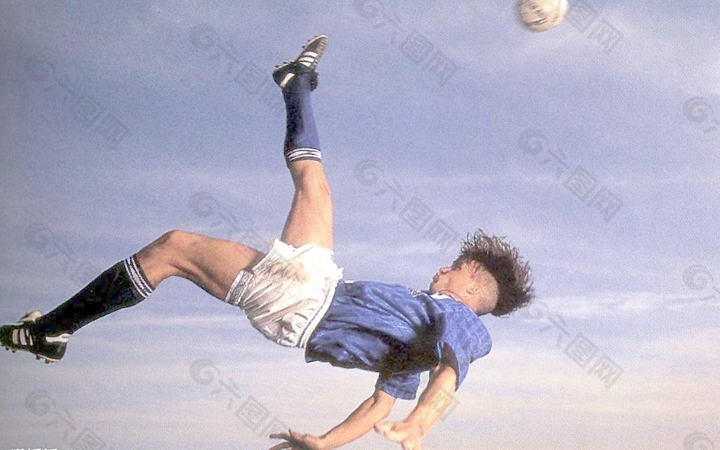 皇马2025年各项赛事16战取得12胜，五大联赛胜场数仅次于巴黎.