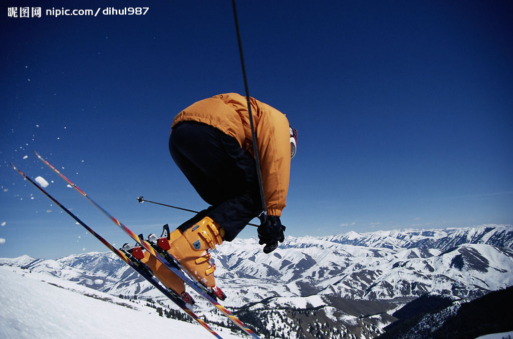 歐洲杯D組第2輪英格蘭0-0蘇格蘭 斯通斯頭球中柱斯特林失良機.